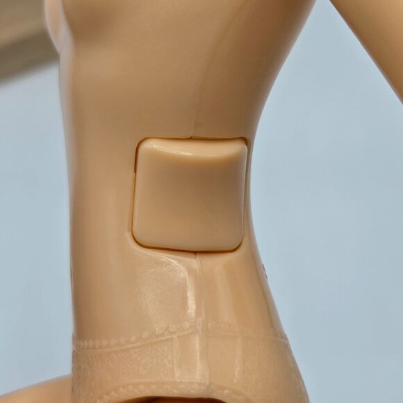 Liv Doll Spin Master 2011 With 2 Interchangeable Wigs & Brush 12 Inches Posable - Picture 5 of 11